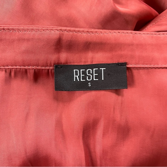 Reset By Jane V Neck Silky Fabric Short Sleeve Stand Up Collar Blouse Esme Top S - Picture 4 of 7